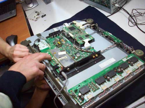 Срочный ремонт телевизоров Sharp в МСК недорого